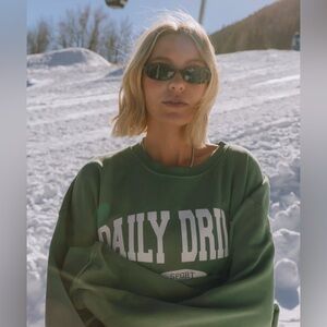 Daily drills sport crew neck in green!! In S/M